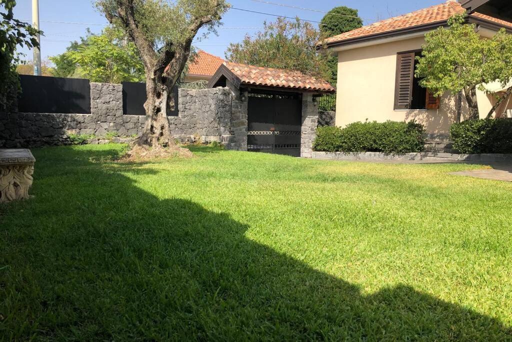 Casa Di Paco A Nicolosi Mascalucia Exteriör bild